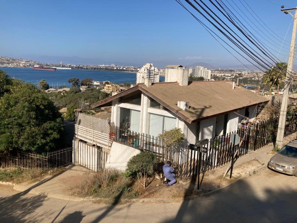 Linda Casa Con Preciosa Vista A La Bahia